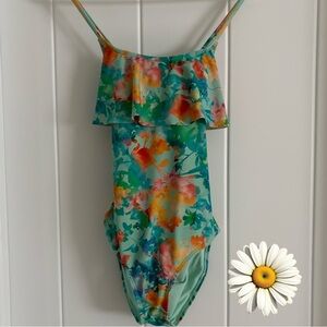 👛 2/30 ATHLETA GIRl One Piece Floral Swimsuit with Cut Out